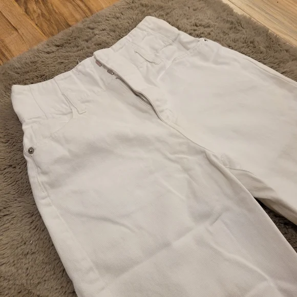 Jeans - Picture 2 of 3